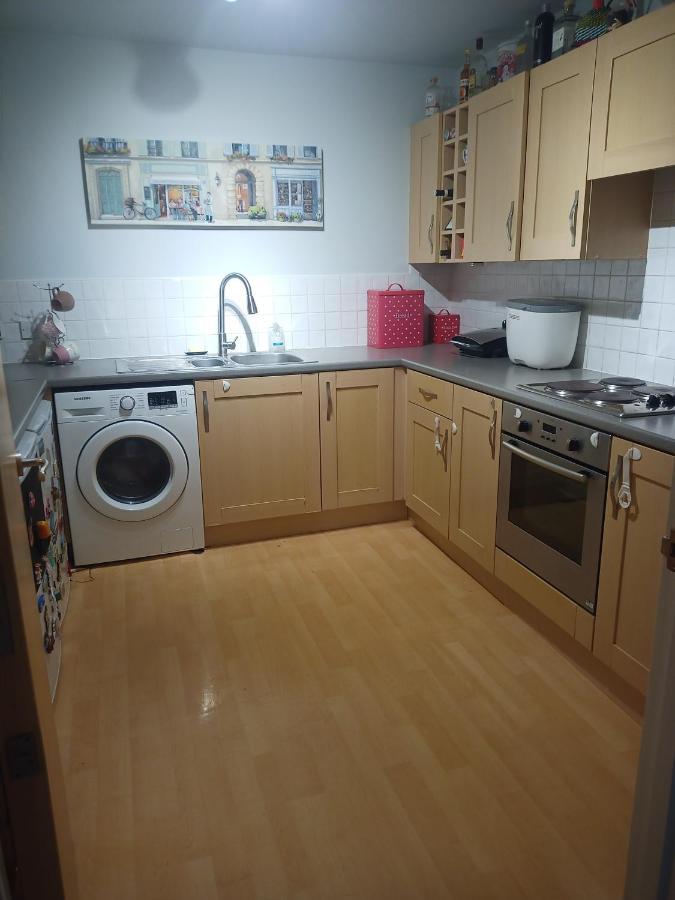 Double Room In A Top Floor Shared Apartment Northampton Exteriér fotografie