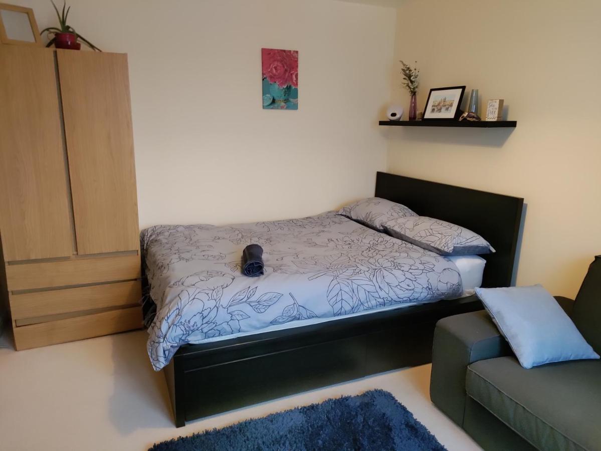 Double Room In A Top Floor Shared Apartment Northampton Exteriér fotografie